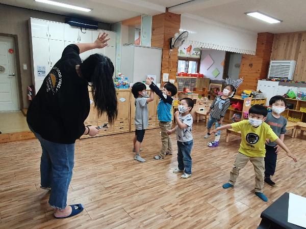 유아음악(코엔코) 수업 활동 모습
